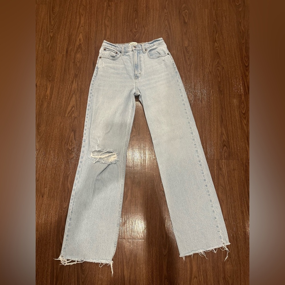 WMNS Abercrombie Relaxed Straight Jeans size 27 LONG